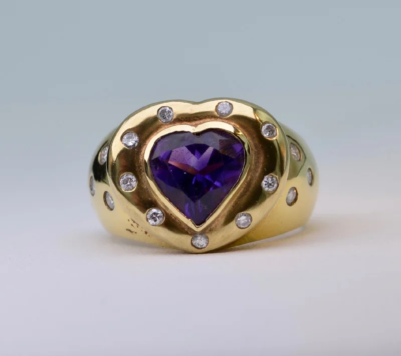 Ladies chunky statement rings -18K yellow gold ring with heart-shaped deep purple Amethyst and Diamonds