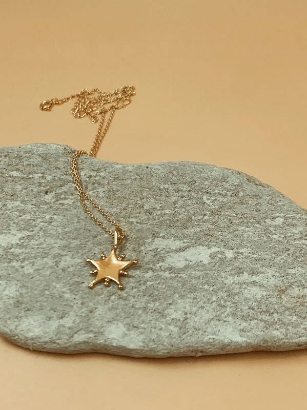 Ladies Necklaces Sterling Shine-Homecoming Starlight Dotted Star Pendant Necklace | 18kt Solid Gold